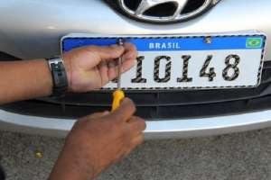Detran recomenda que placas de veÃculos devem ser destruÃdas após substituição | Divulgação
