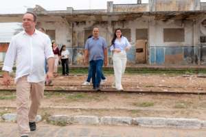 Luciano Barbosa visita área da futura estação digital de Arapiraca | Assessoria