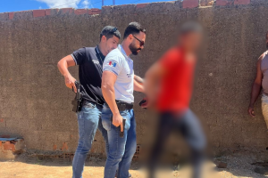 PolÃcia Civil prende suspeito de matar vizinho a golpes de enxada em Arapiraca | Reprodução / PC-AL