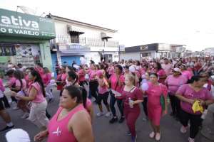 Caminhada Rosa toma as ruas de Palmeira em alerta à saúde feminina | Ascom