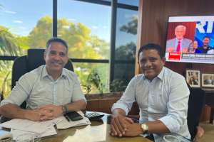 Júlio Cezar se reúne  com Paulo Dantas em Maceió. O que vem por aí? |